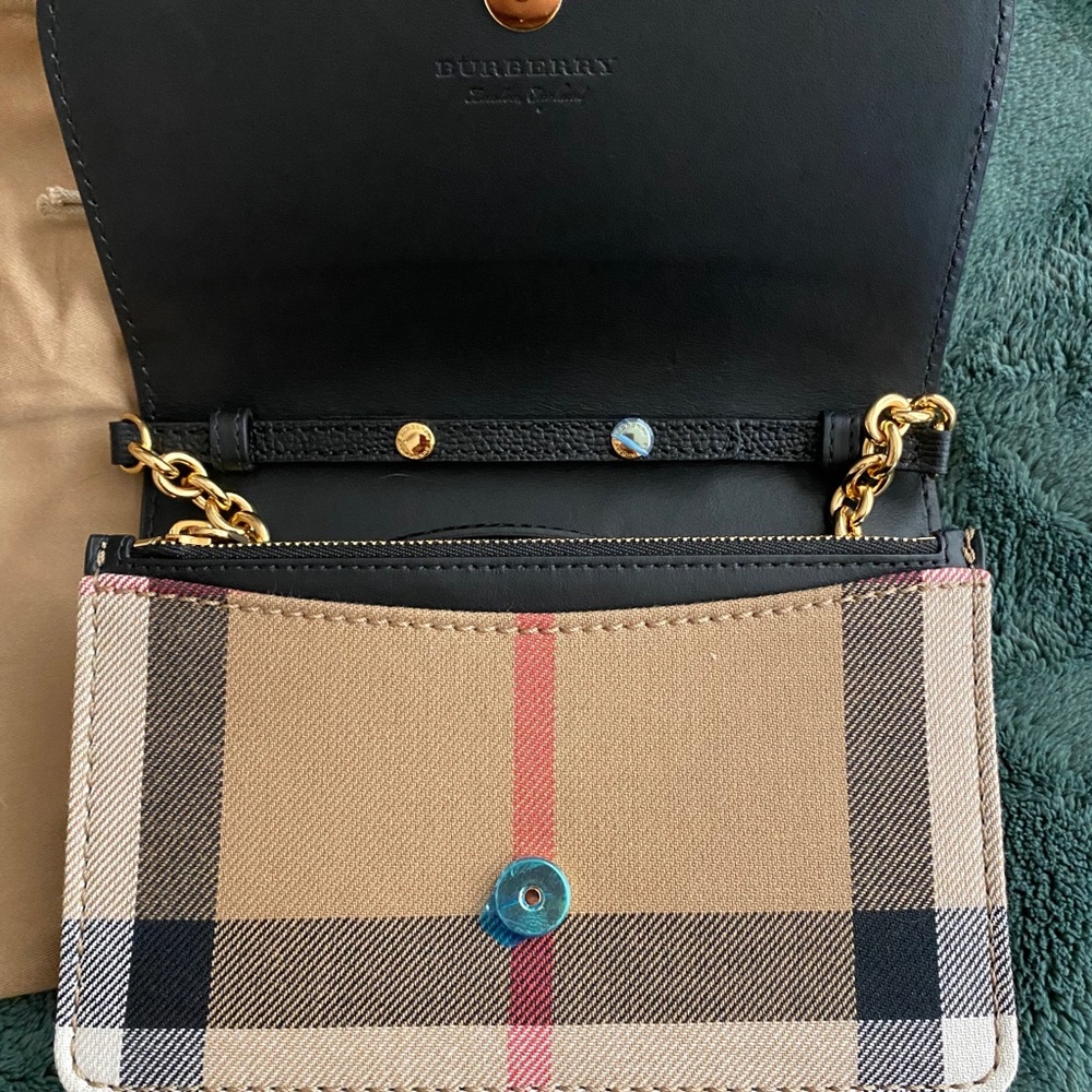 SOLD ON M.‼️Burberry Bag - Picture 7 of 9